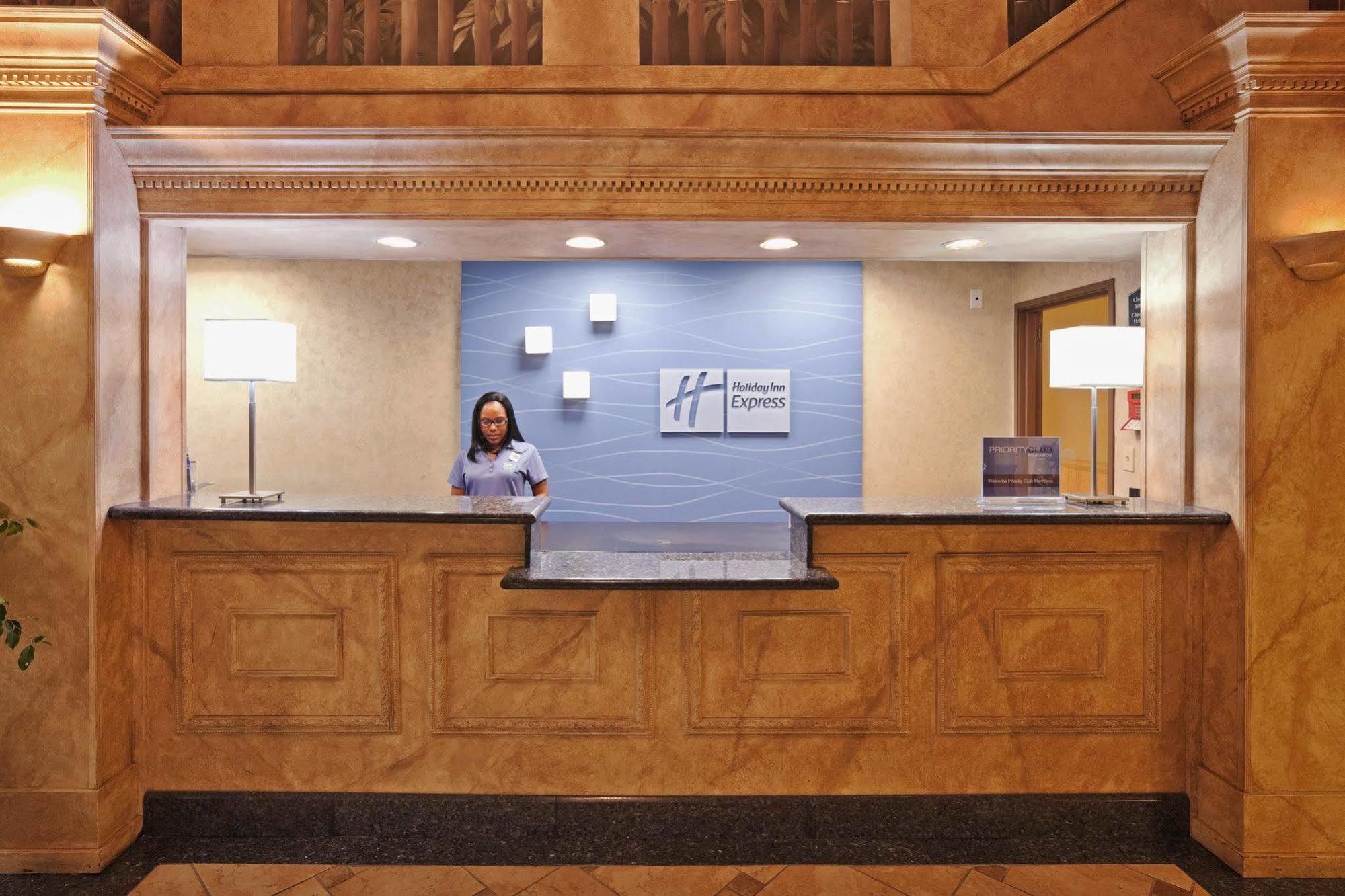 Holiday Inn Express & Suites Glenpool By Ihg Exterior photo